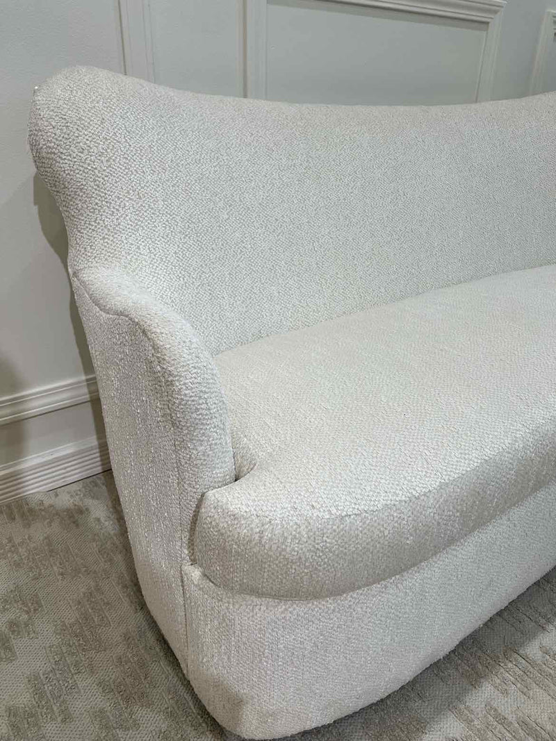 Sofas, Sectionals & Love Seats
