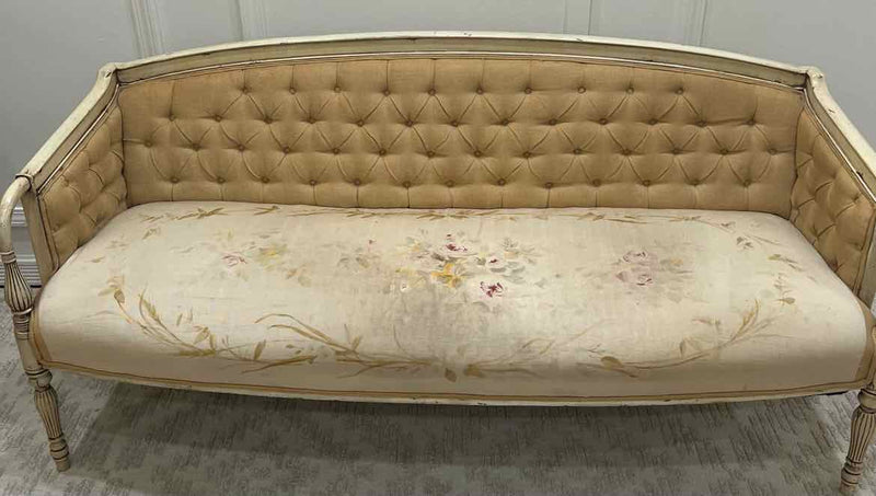 Sofas, Sectionals & Love Seats