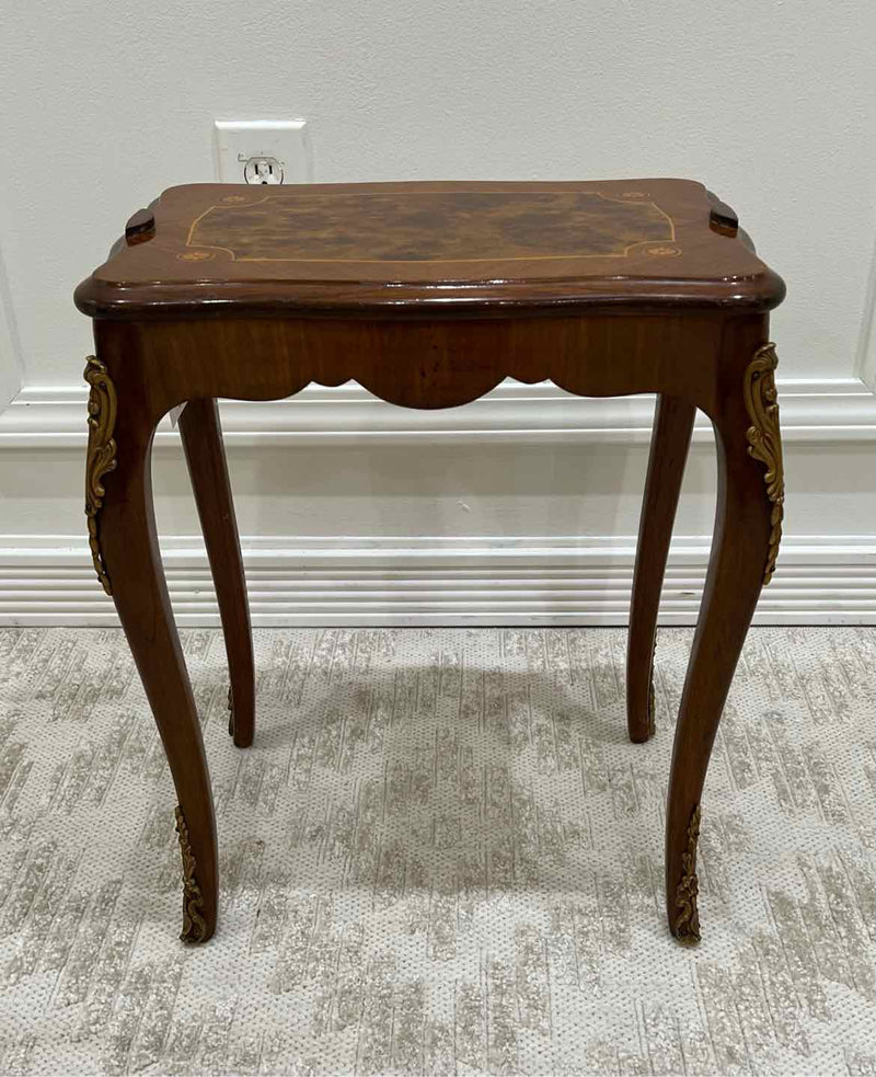 Table, Accent