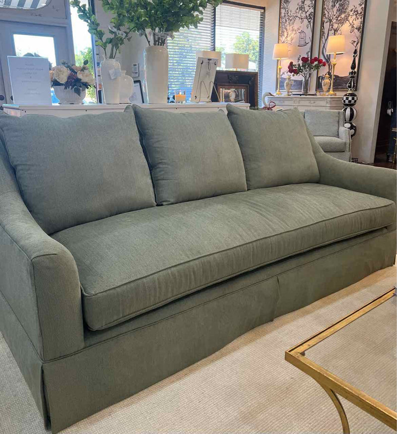Sofas, Sectionals & Love Seats