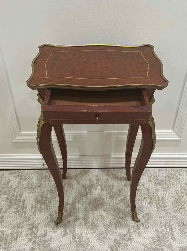 Table, Accent