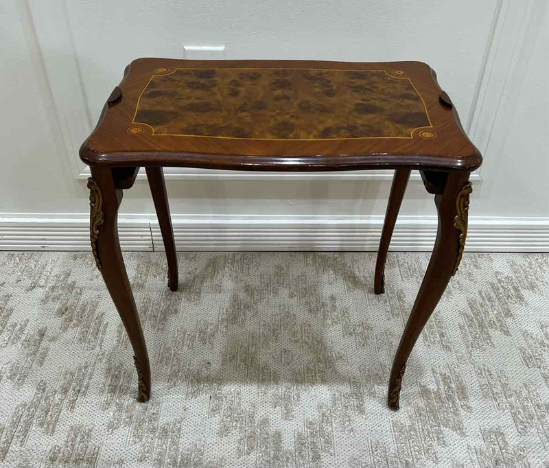 Table, Accent