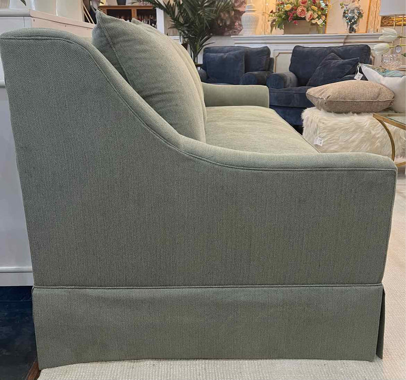 Sofas, Sectionals & Love Seats