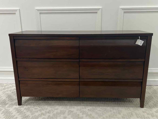 Dressers & Chests
