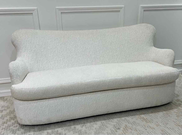 Sofas, Sectionals & Love Seats