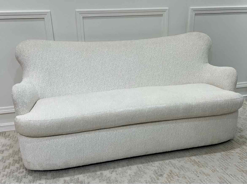Sofas, Sectionals & Love Seats