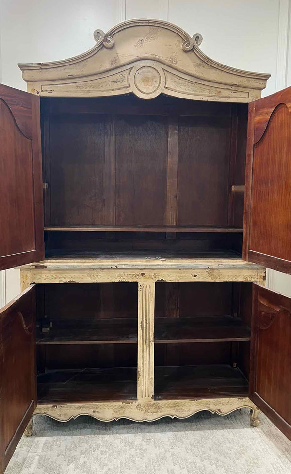 Display Shelves & Cabinets