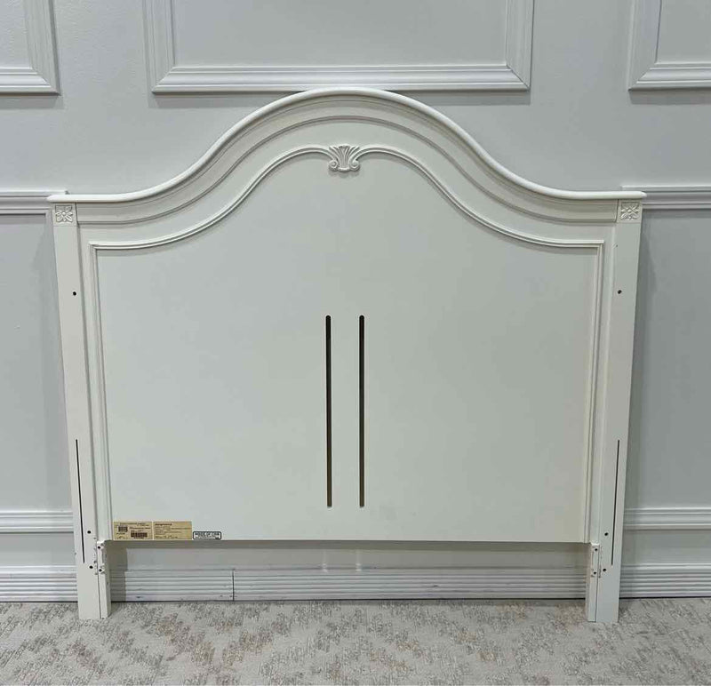 Dressers & Chests