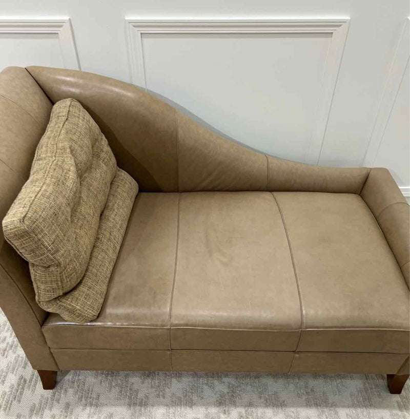 Sofas, Sectionals & Love Seats