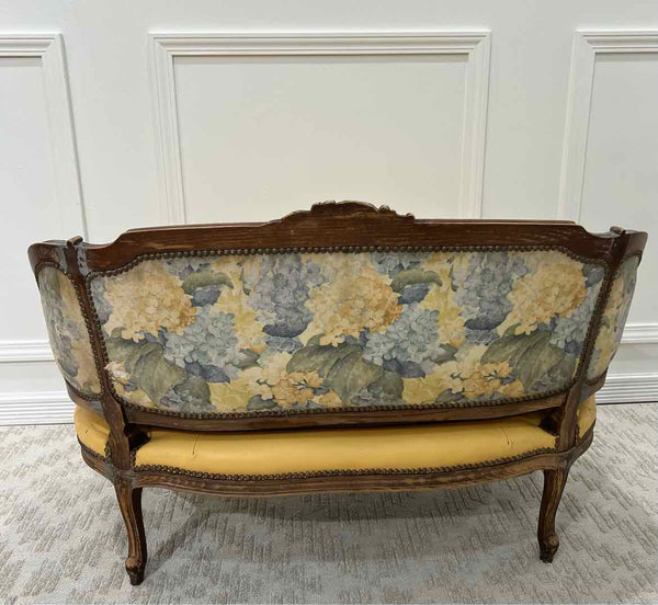 Settees & Loveseats