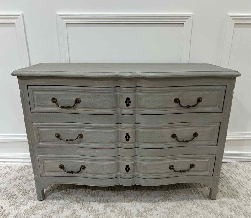 Dressers & Chests