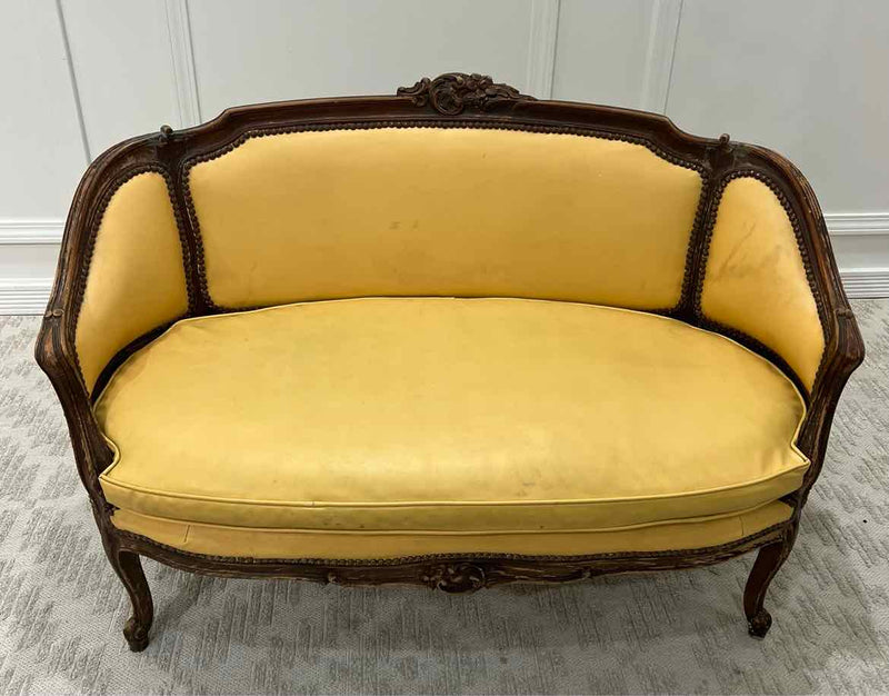 Settees & Loveseats