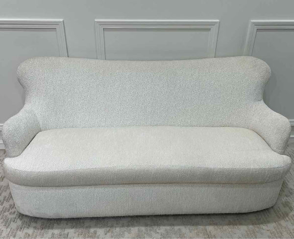 Sofas, Sectionals & Love Seats
