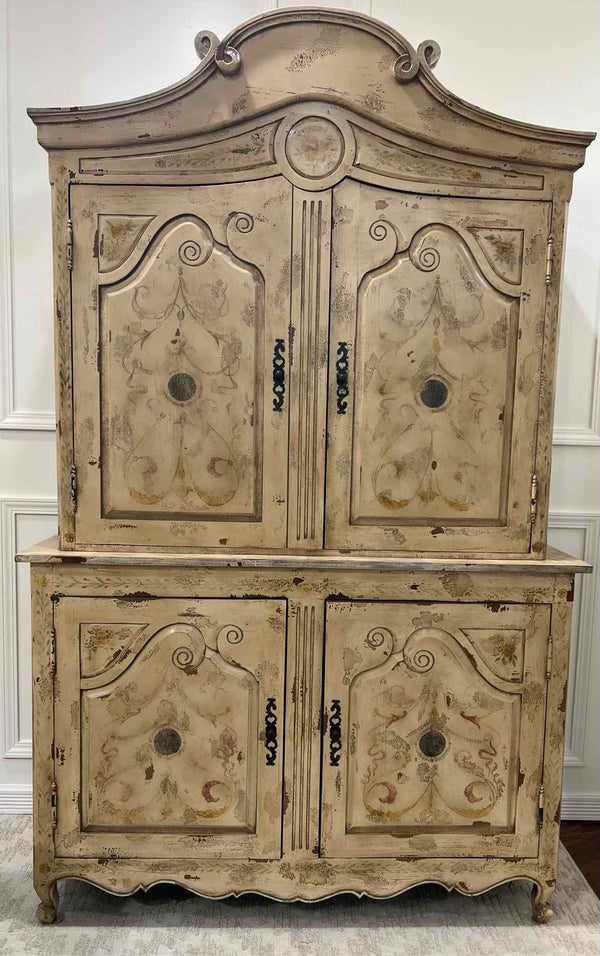 Display Shelves & Cabinets