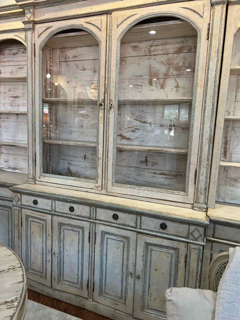 Display Shelves & Cabinets