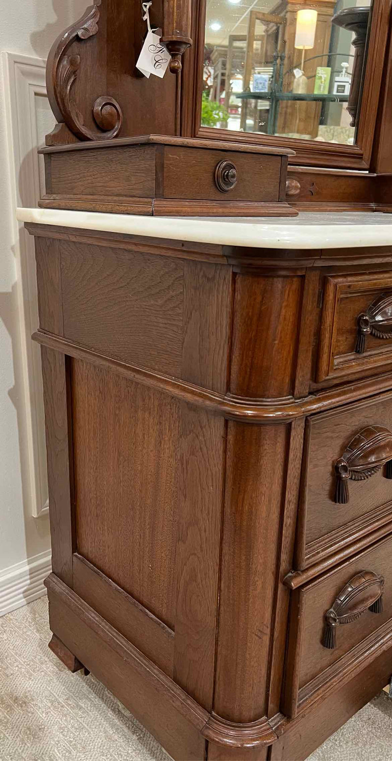 Dressers & Chests