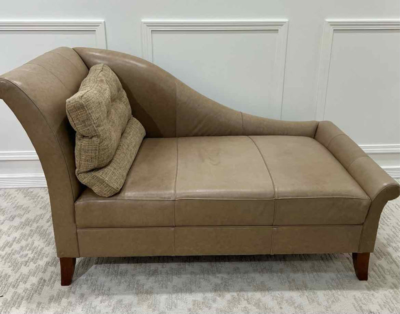 Sofas, Sectionals & Love Seats