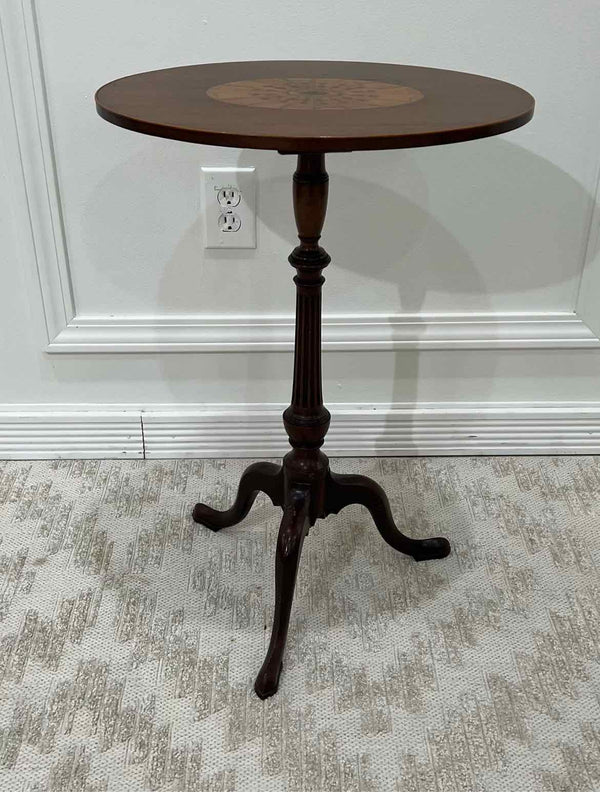 Table, Accent