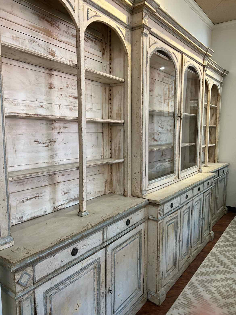 Display Shelves & Cabinets