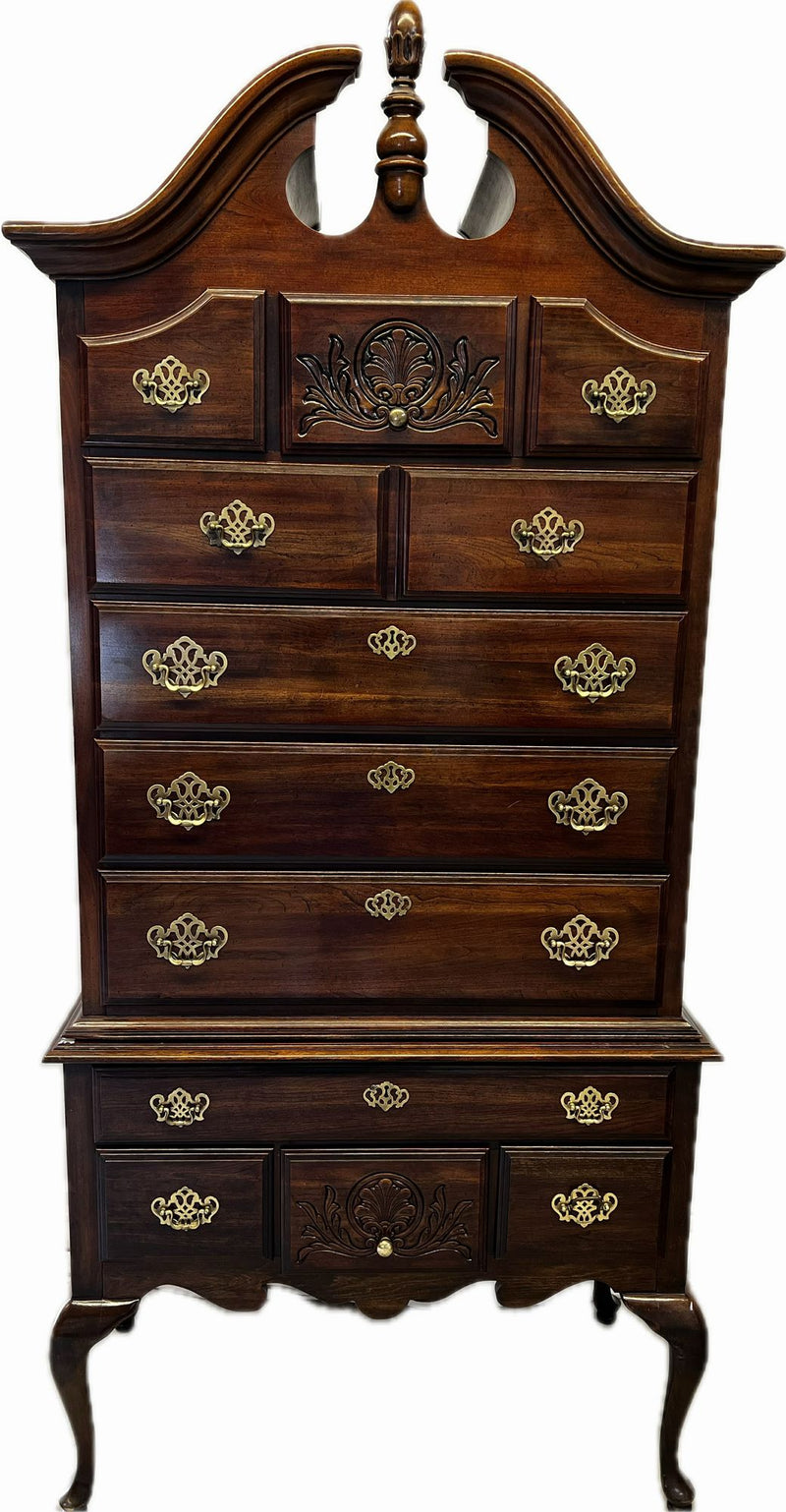 Dressers & Chests