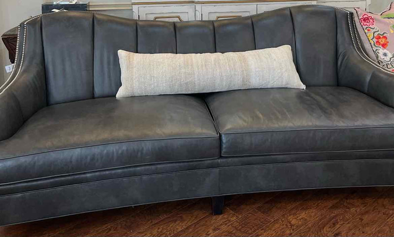 Sofas, Sectionals & Love Seats