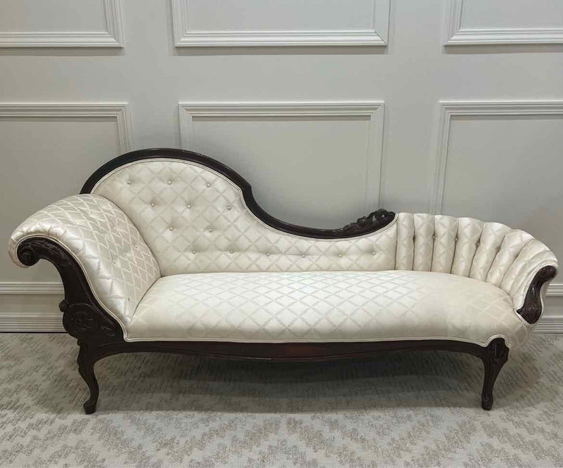 Sofas, Sectionals & Love Seats