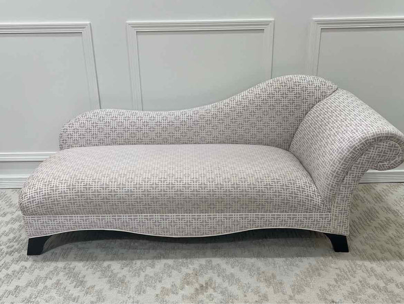 Sofas, Sectionals & Love Seats