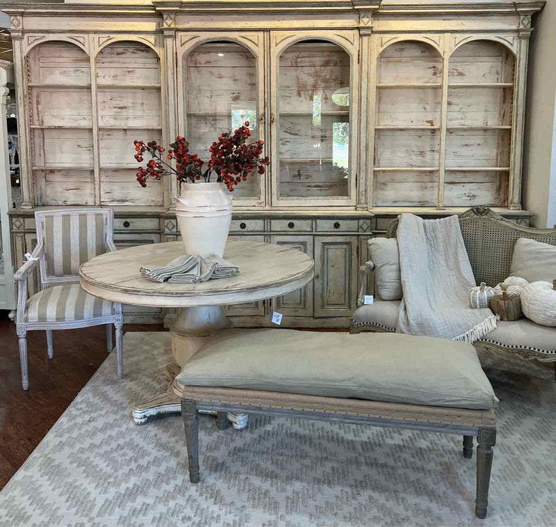 Display Shelves & Cabinets