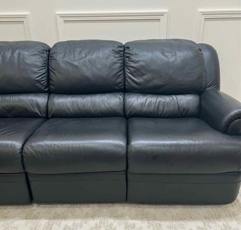 Sofas, Sectionals & Love Seats