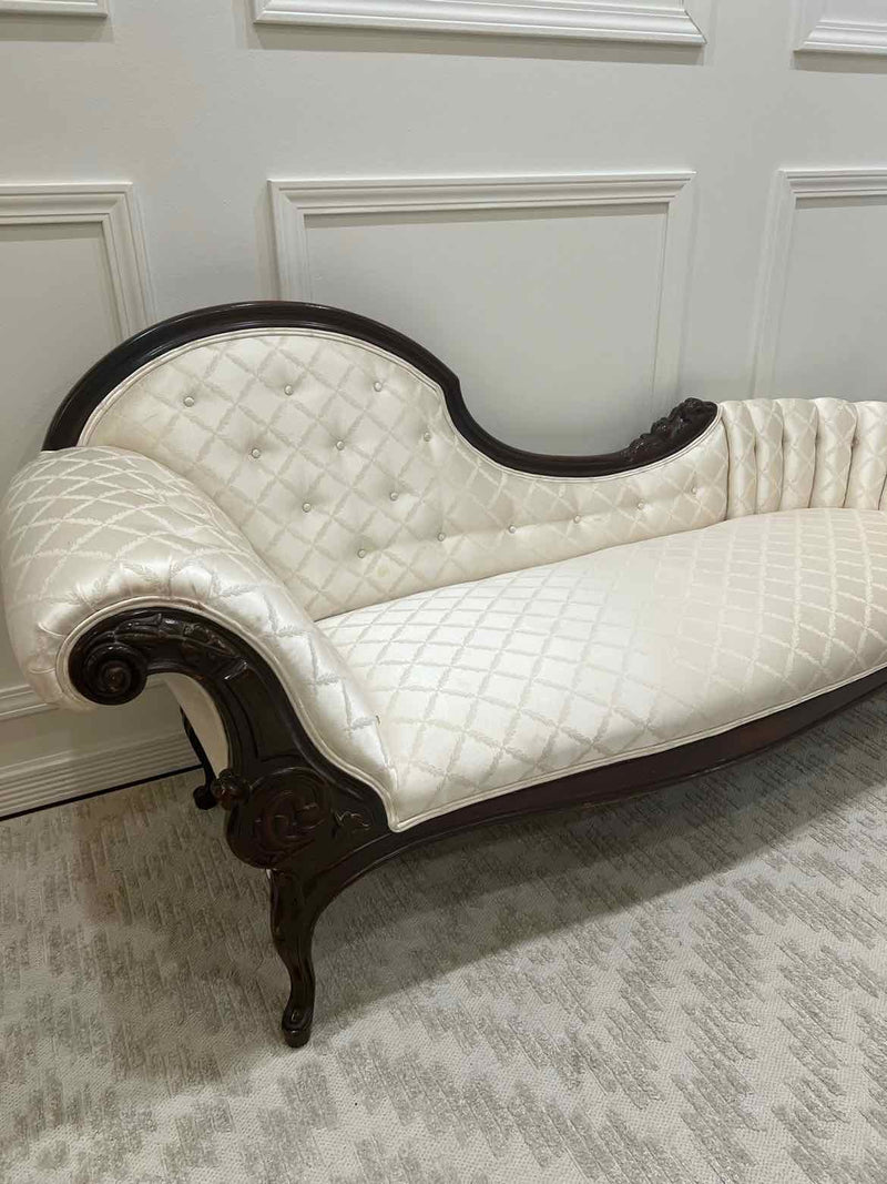 Sofas, Sectionals & Love Seats