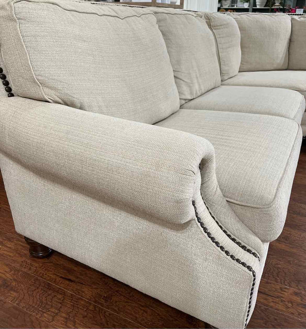 Sofas, Sectionals & Love Seats