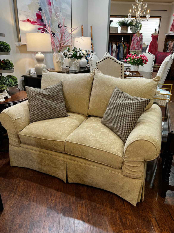 Sofas, Sectionals & Love Seats