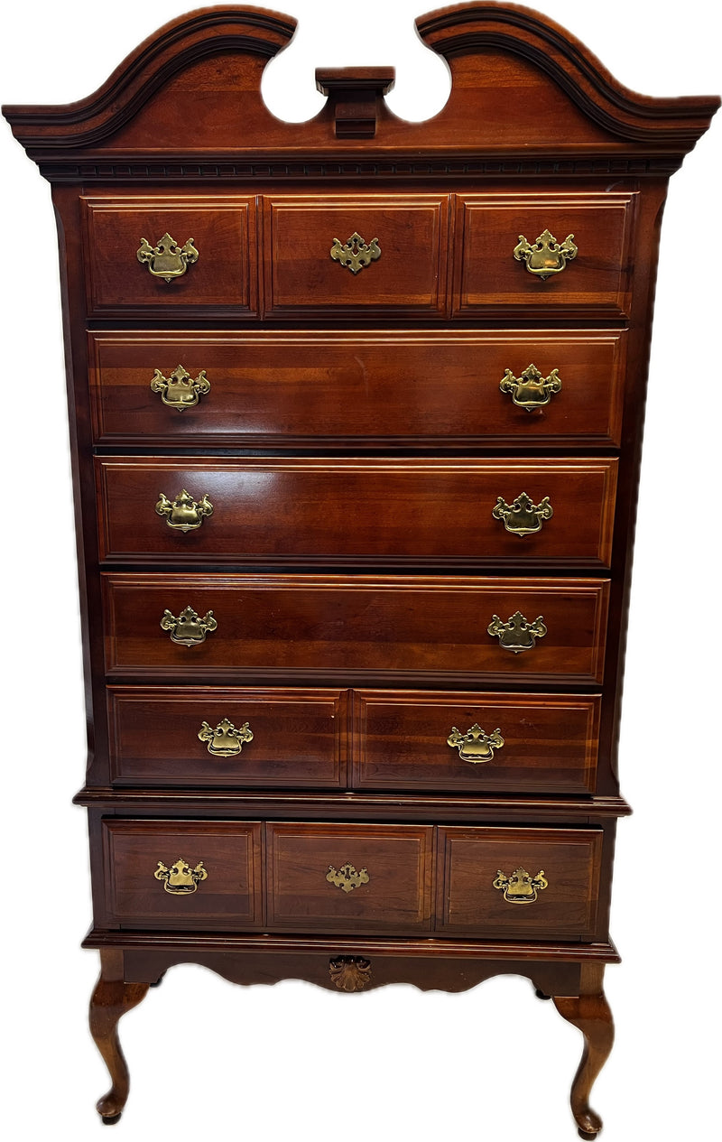 Dressers & Chests